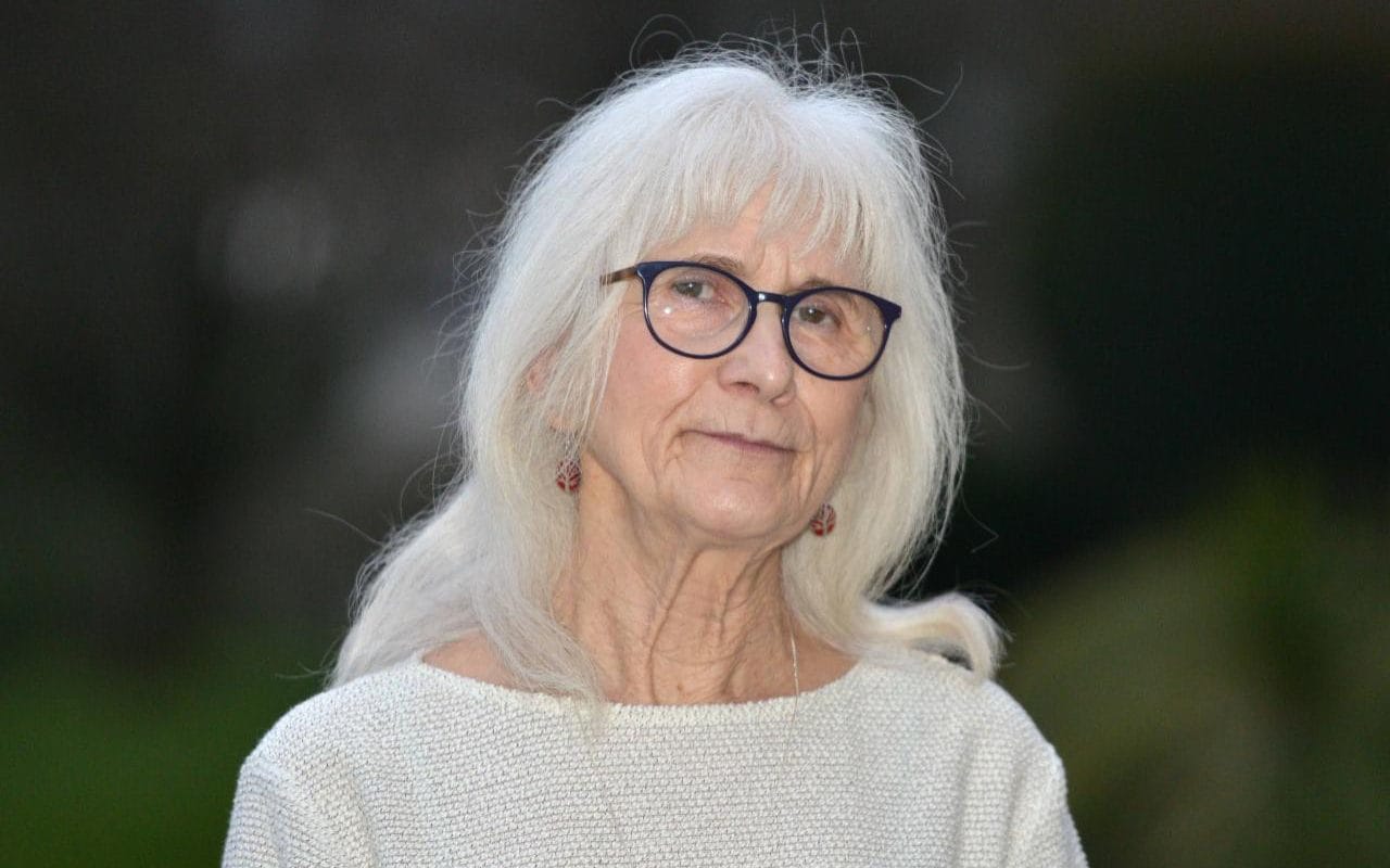 jo-cameron-kimdir-jpeg